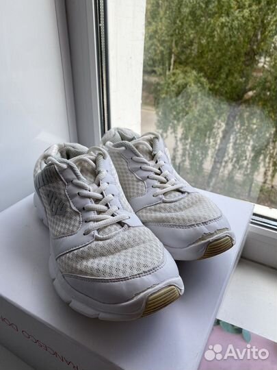 Кроссовки женские 37 размер