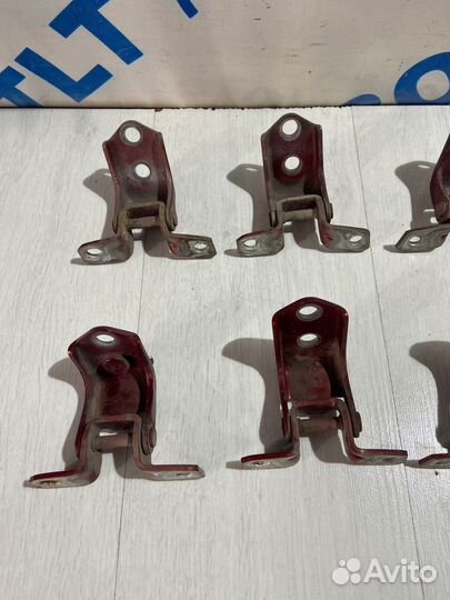 Петля двери mazda CX-7 2.3 ат