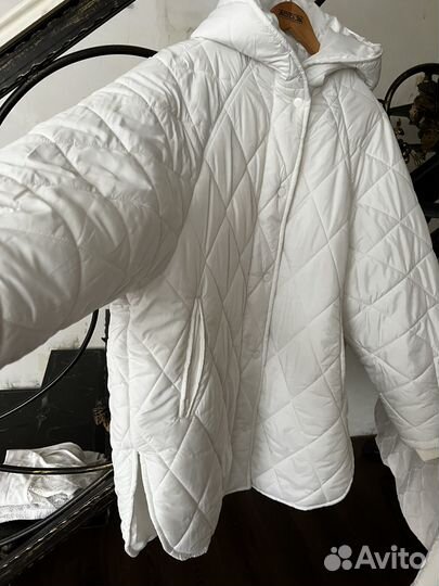 Куртки демисезонные женская 50 52 белая
