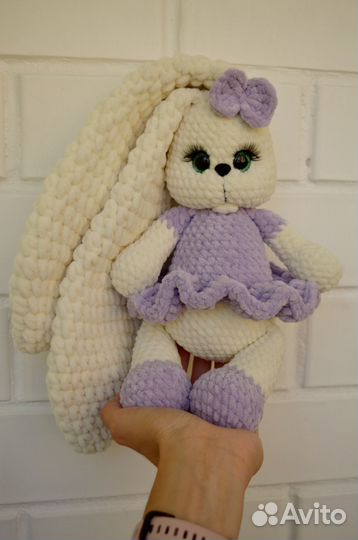 Вязаные игрушки ручной работы зайчик с метрикой