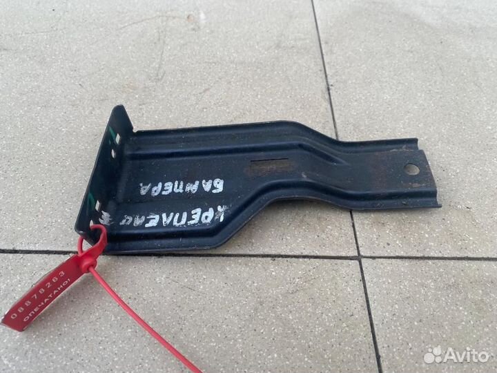 Кронштейн бампера передний Hyundai Solaris