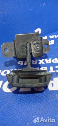 Замок стекла багажника Kia Sorento 1 внедорожник