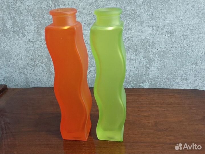 Бонбоньерка хрустальная, вазы на ножке