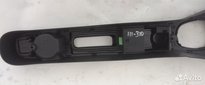 Центральная консоль кпп и ручника Рено Дастер