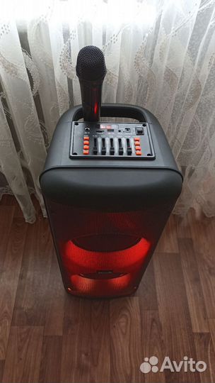 Громкая блютуз колонка с микрофоном