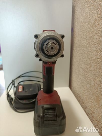 Гайковерт ударный аккумуляторный