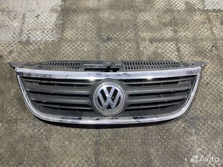 Решетка радиатора (Volkswagen Tiguan)
