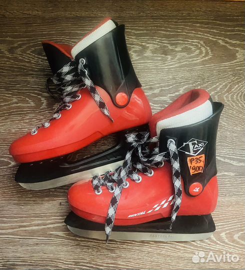 Коньки хоккейные