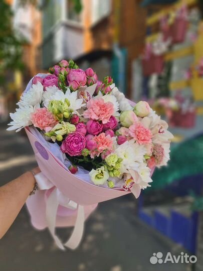 Роза букет цветов хризантема пионовидная роза