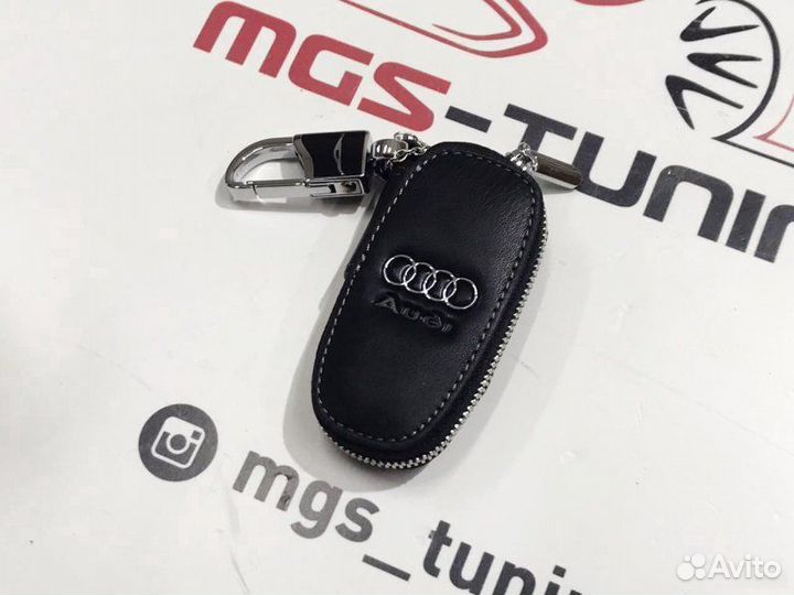 Чехол для ключа Audi черный на молнии стиль 1