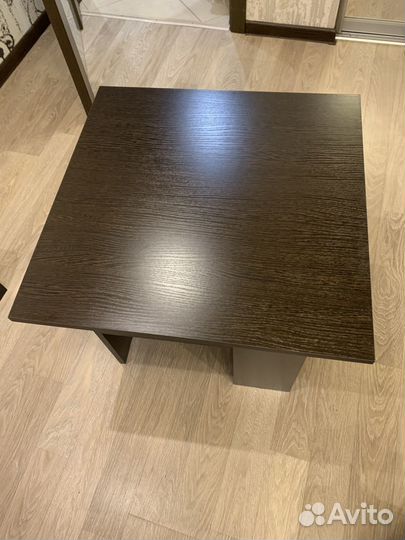 Журнальный столик