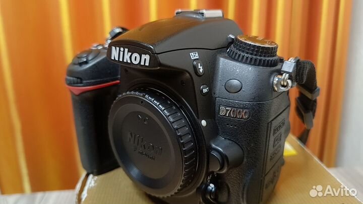 Nikon D7000 body, пробег всего 4277 кадра + 32GB