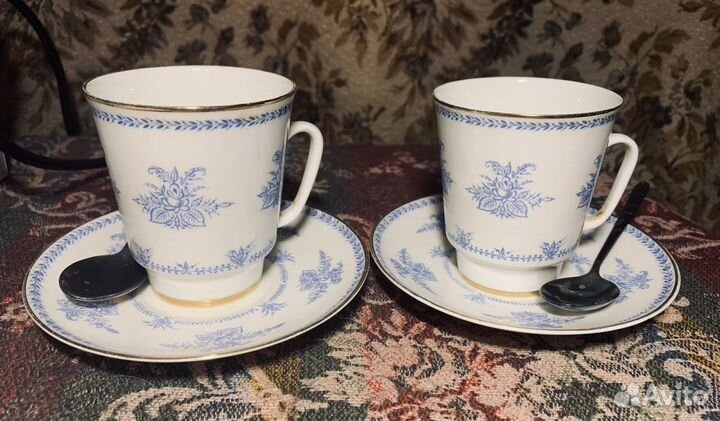 Кофейные пары с ложечками