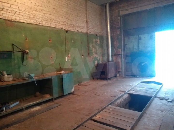 Гараж, > 30 м²