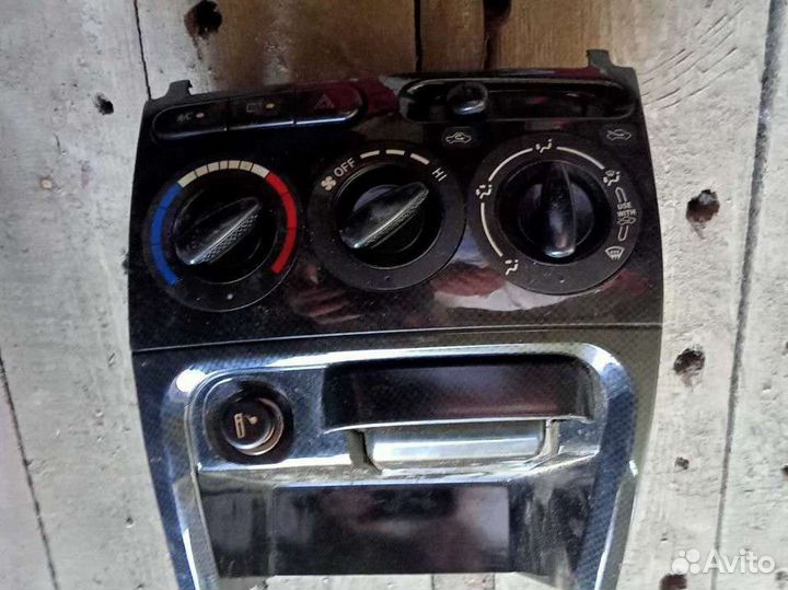 Блок управления отопителем печки. geeli. J 7152