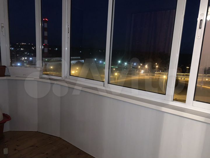 2-к. квартира, 52 м², 9/10 эт.