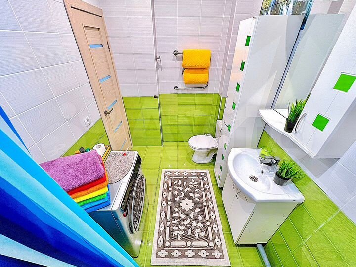 2-к. квартира, 65 м², 8/17 эт.