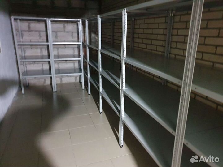 Металлический стеллаж полки