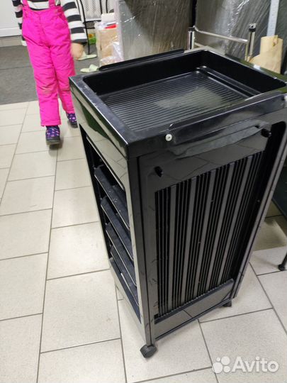 Тележка парикмахерская