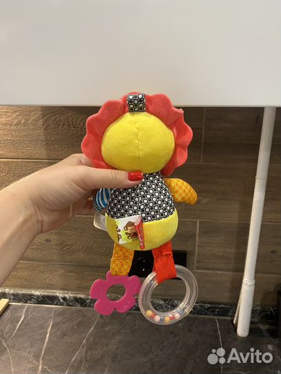 Развивающая игрушка грызунок на кроватку 0+