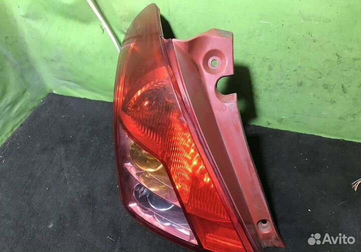Фонарь задний левый Suzuki Swift 3 2004-2010