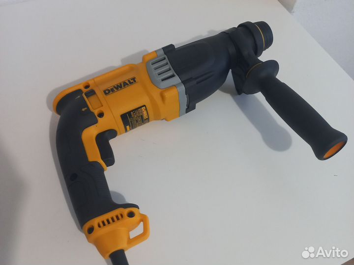 Перфоратор Dewalt d25143