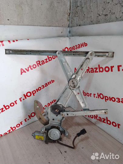 Стеклоподъемник правый Kia Carens 02-06г.в