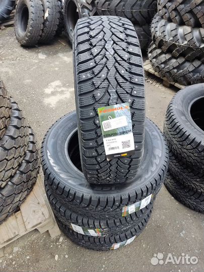 Pirelli Formula Ice 215/65 R16 98T