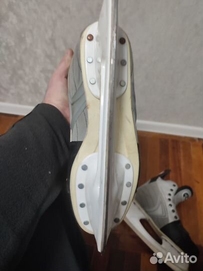 Коньки хоккейные