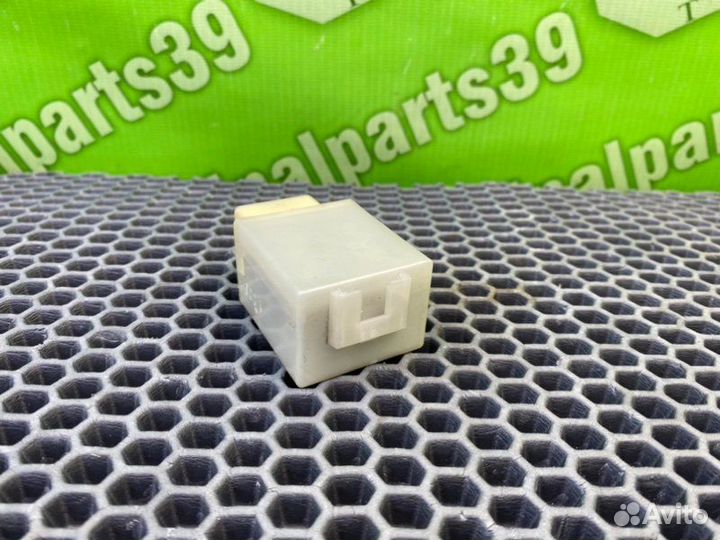 Реле поворотов Mazda Mpv LW5W GY-DE 2.5 2001