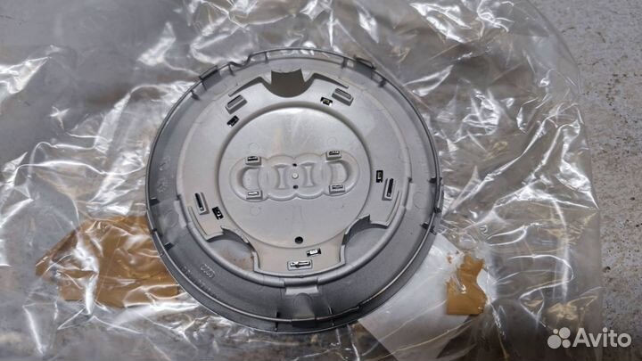 Крышка цо колёсного диска R16 audi 4F0601165 SRA