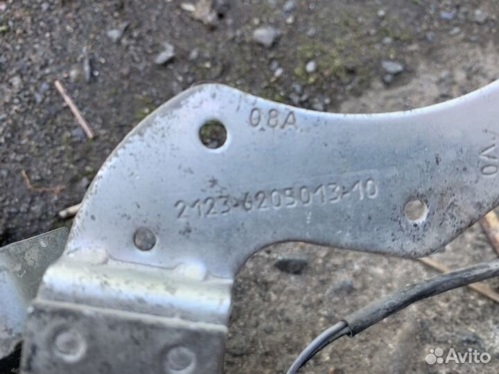 Замок двери 2123 Chevrolet Niva
