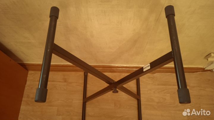 Стойка для клавишных инструментов