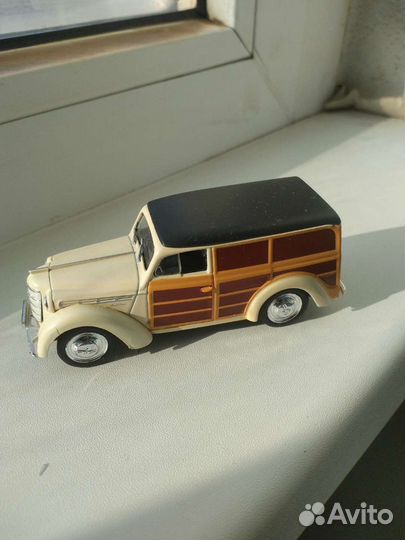 Москвич 400-422 фургон 1:43