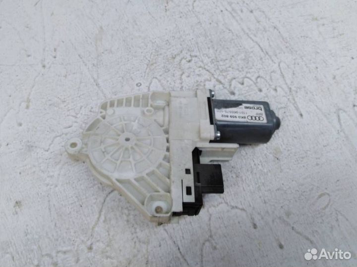 Моторчик переднего правого стеклоподъемника Skoda Superb 2 3T