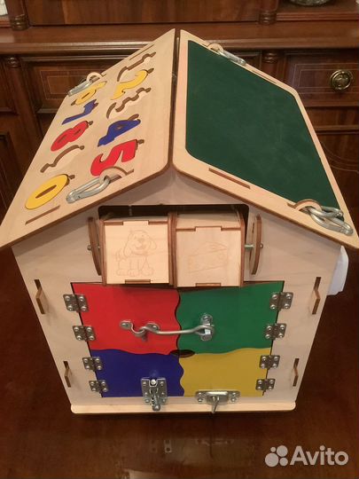 Бизиборд домик бу