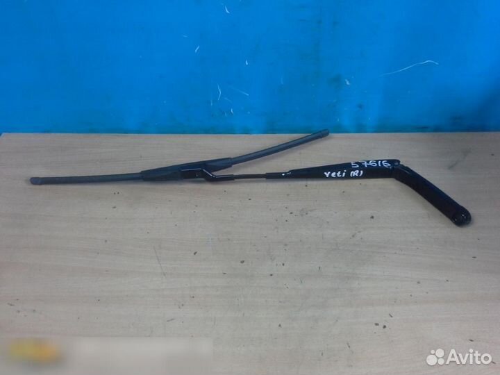 Поводок стеклоочистителя передний правый Skoda Yet