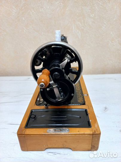 Швейная машина подольск 1м