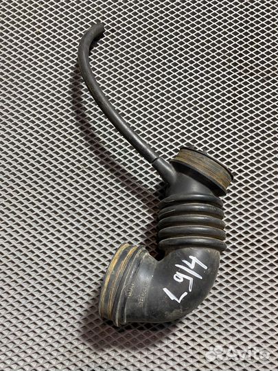 Гофра/патрубок воздушного фильтра Lancer 9