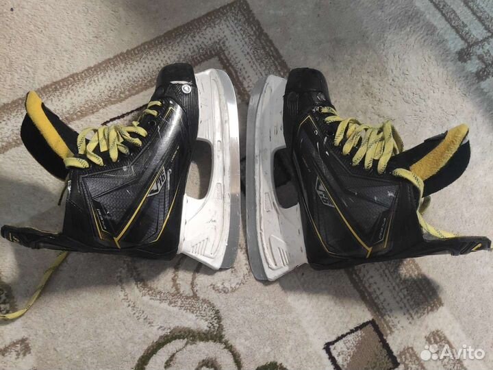 Коньки хоккейные