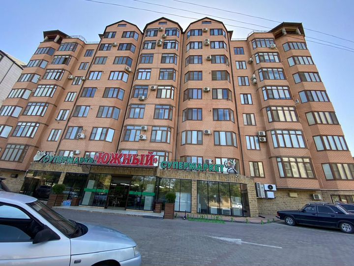 Комната 100 м² в 7-к., 1/8 эт.