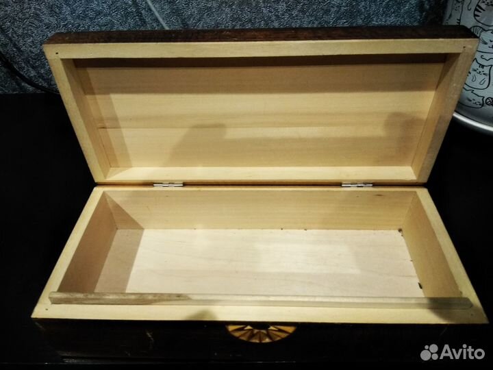 Шкатулка для украшений из дерева