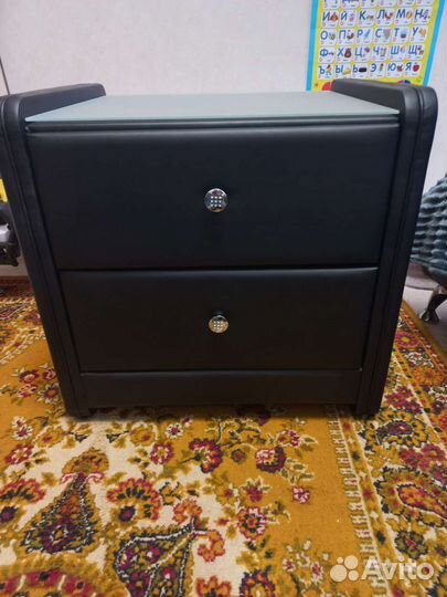 Тумба прикроватная