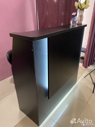 Вешало напольное, полки, стол