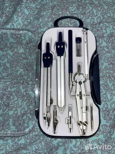 Пинадлежности для черчения