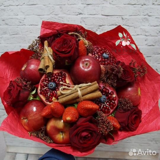 Клубника в букете