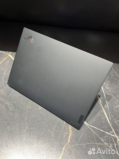 Thinkpad X1 Carbon Gen10 i7-1265U/32gb Ram