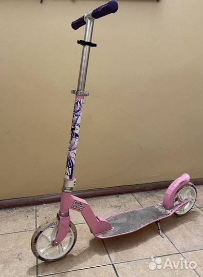 Розовый самокат