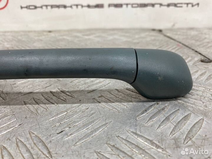 Б/У ручка потолочная (обшивка салона) передний