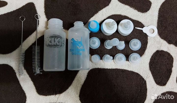 2 бутылочки для вскармливания животных